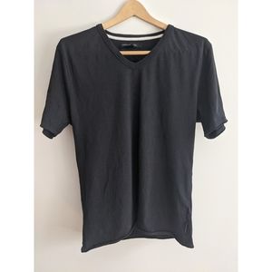 ❤️3/$25 FRENCH CONNECTION Raw Hem Short Sleeve Tee